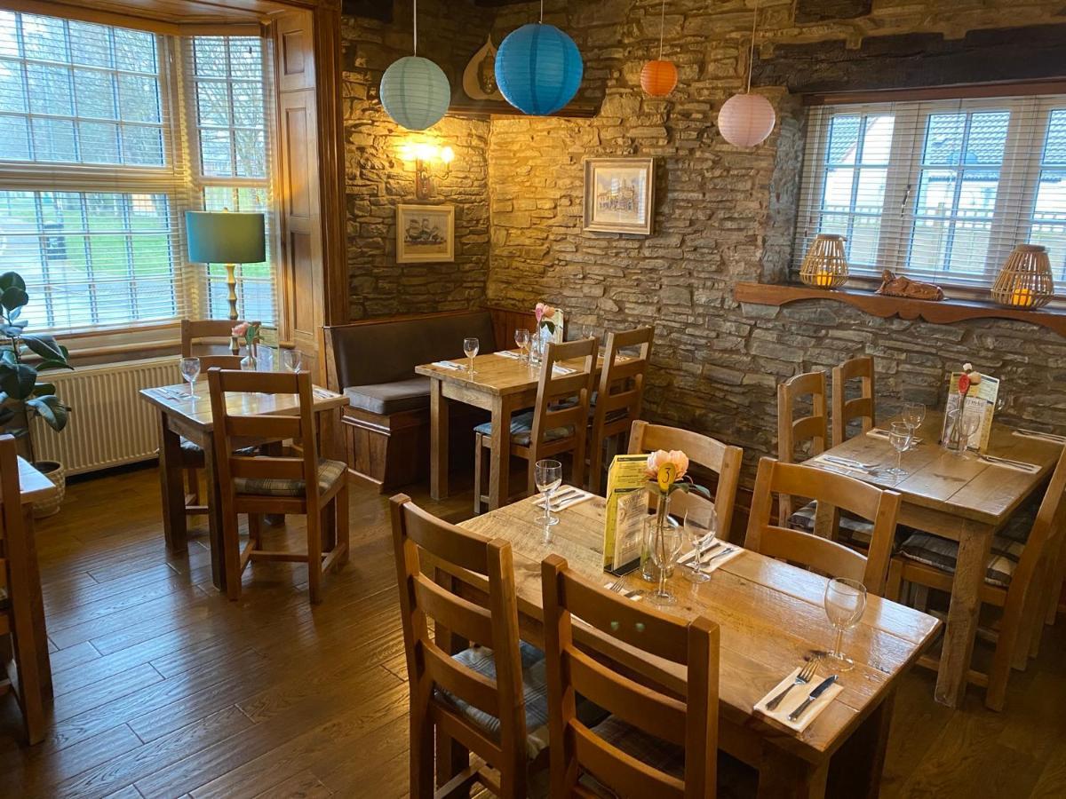 Castle Inn Knighton  Exterior photo